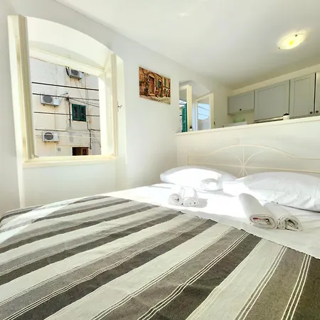 Bruna In The Old Town * 斯普利特