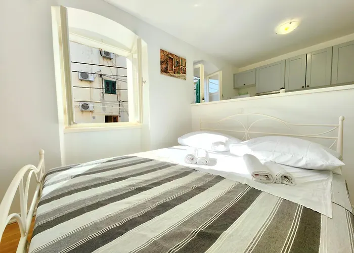 Bruna In The Old Town * Split